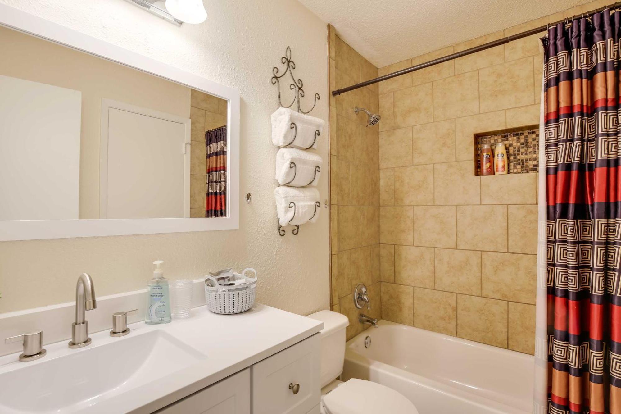 Sunny San Antonio Home With Backyard And Patio! ภายนอก รูปภาพ