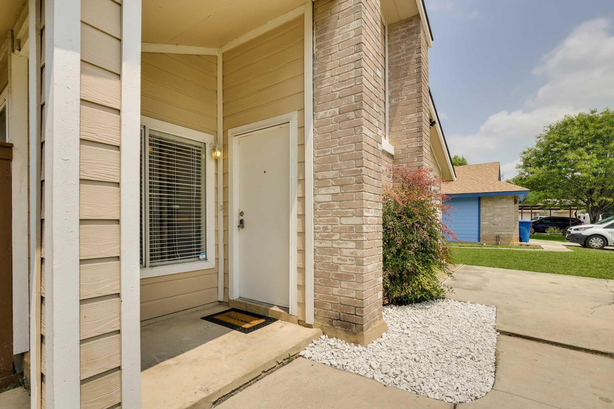 Sunny San Antonio Home With Backyard And Patio! ภายนอก รูปภาพ